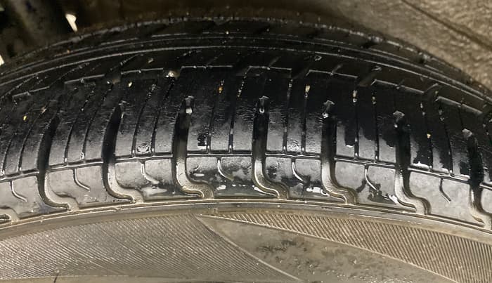 2017 Maruti Wagon R 1.0 VXI, Petrol, Manual, 72,095 km, Right Rear Tyre Tread