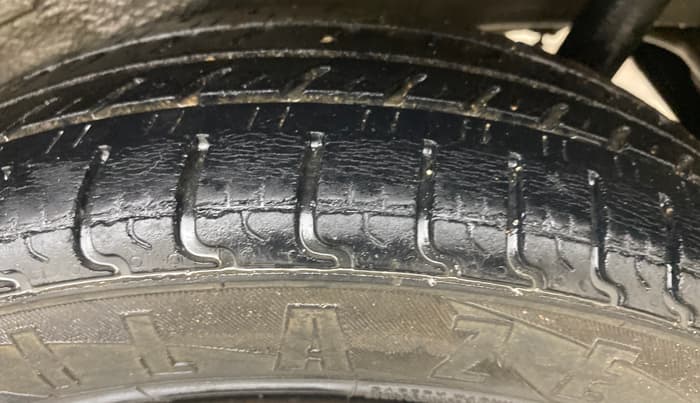 2017 Maruti Wagon R 1.0 VXI, Petrol, Manual, 72,095 km, Left Rear Tyre Tread