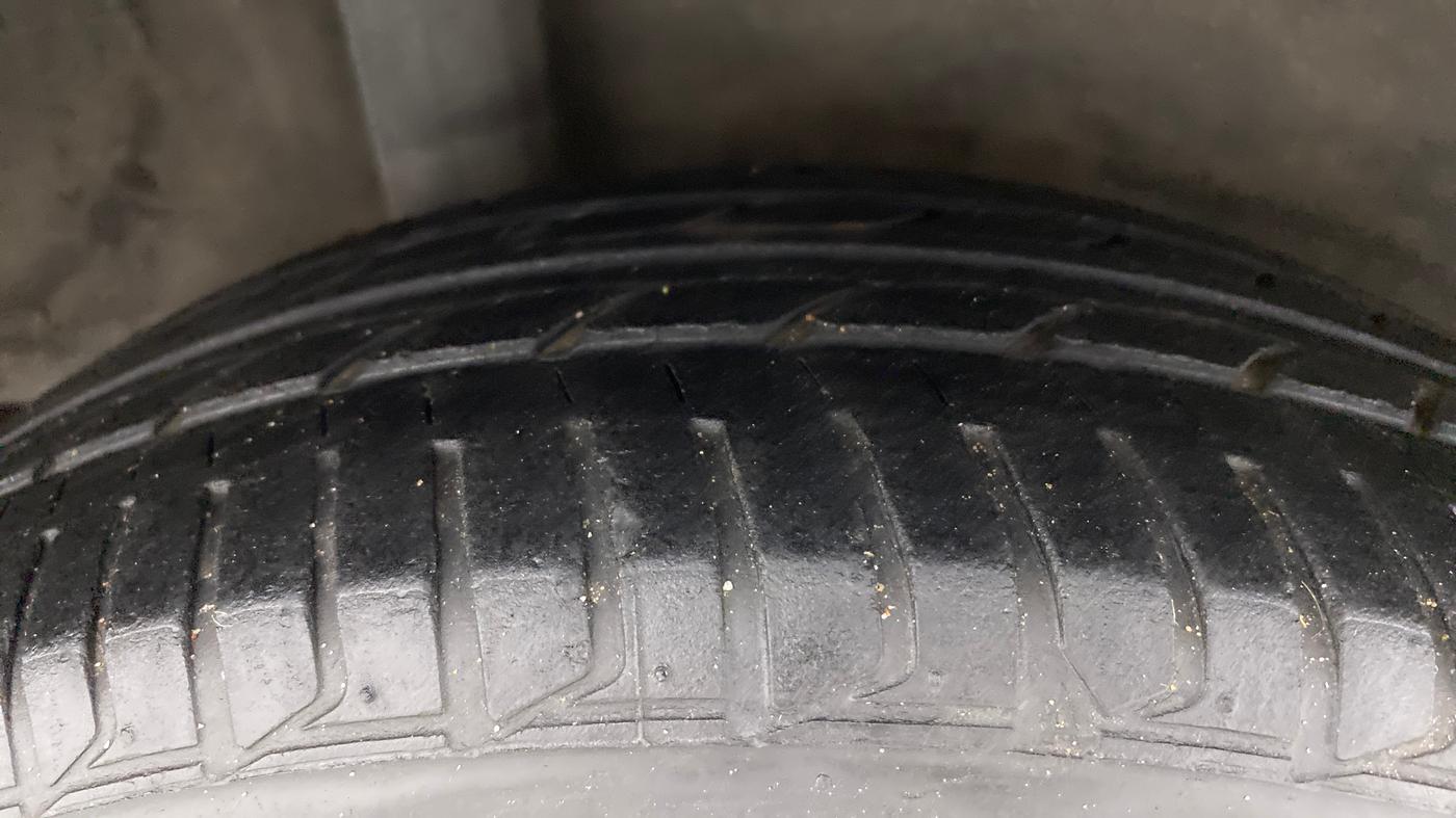 2017 Honda Jazz 1.2L I-VTEC V AT, Petrol, Automatic, 26,026 km, Right Rear Tyre Tread