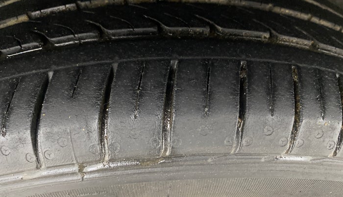 2016 Hyundai Elite i20 ASTA 1.2 (O), Petrol, Manual, 57,957 km, Right Rear Tyre Tread