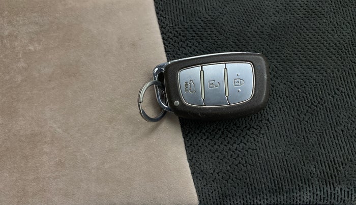 2016 Hyundai Elite i20 ASTA 1.2 (O), Petrol, Manual, 57,957 km, Key Close Up