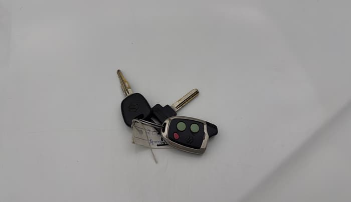 2014 Maruti Alto K10 VXI, Petrol, Manual, 99,912 km, Key Close Up
