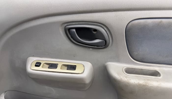 2014 Maruti Alto K10 VXI, Petrol, Manual, 99,912 km, Driver Side Door Panels Control