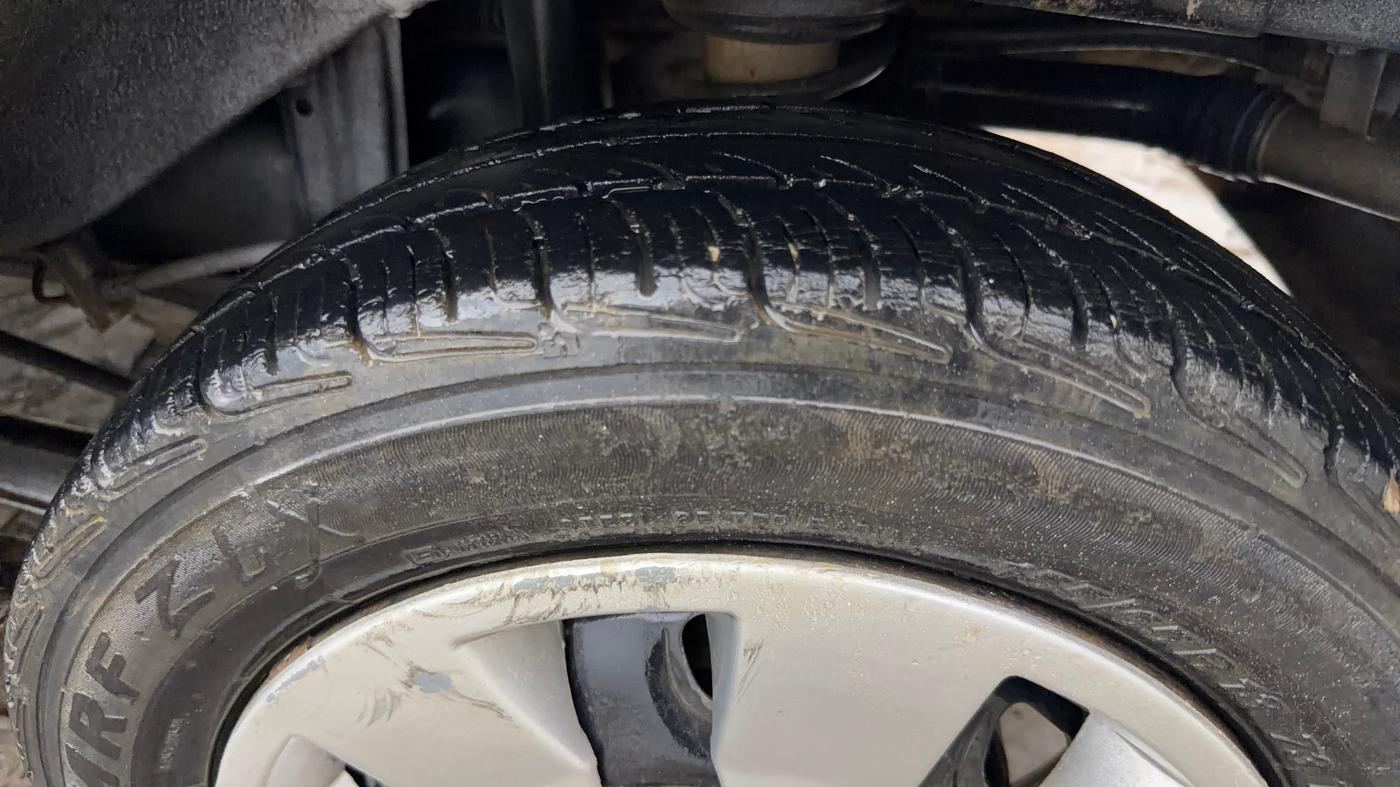2014 Maruti Alto K10 VXI, Petrol, Manual, 99,912 km, Left Rear Tyre Tread