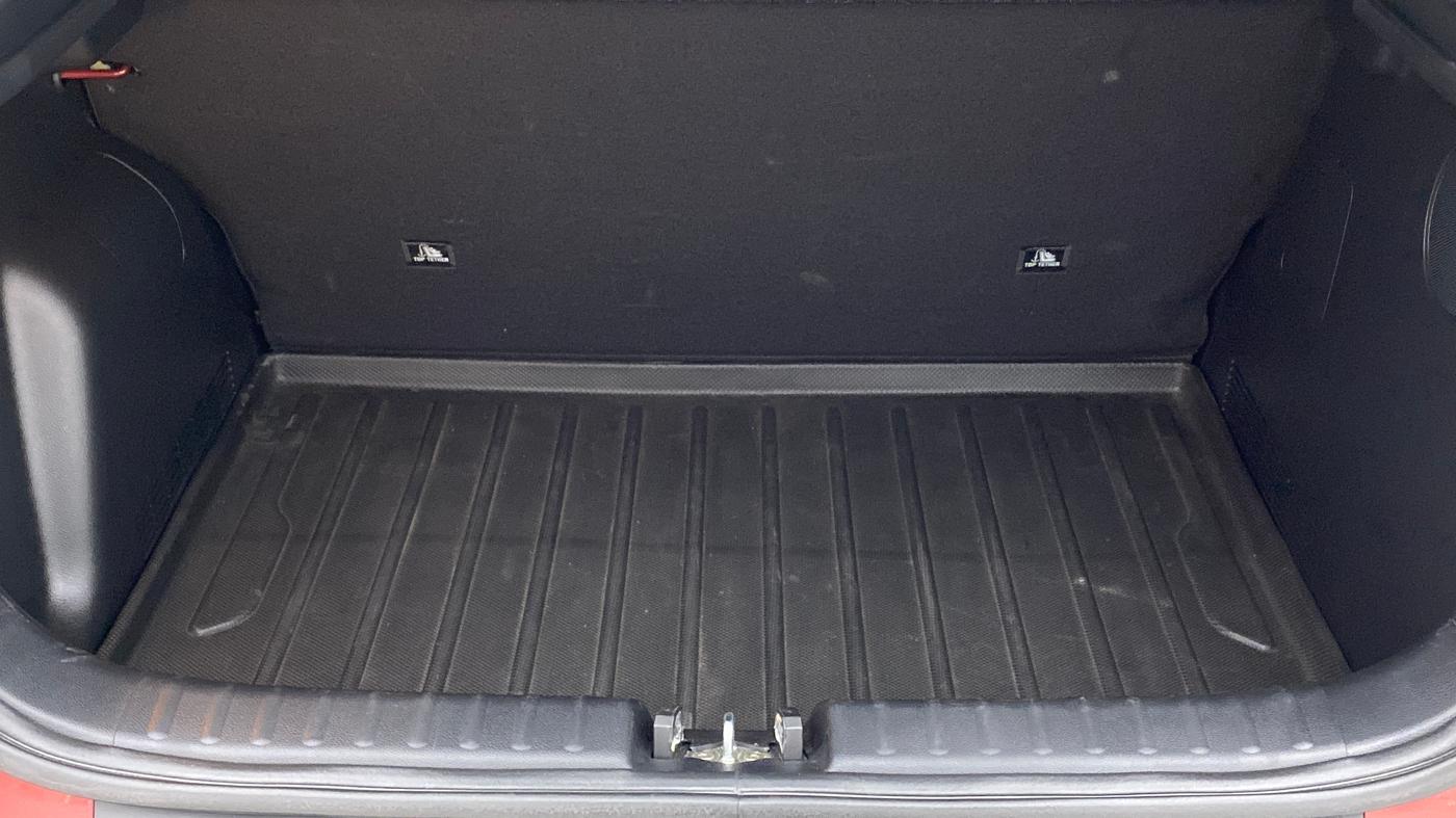 2022 KIA SONET GTX PLUS 1.5 AT, Diesel, Automatic, 7,366 km, Boot Inside