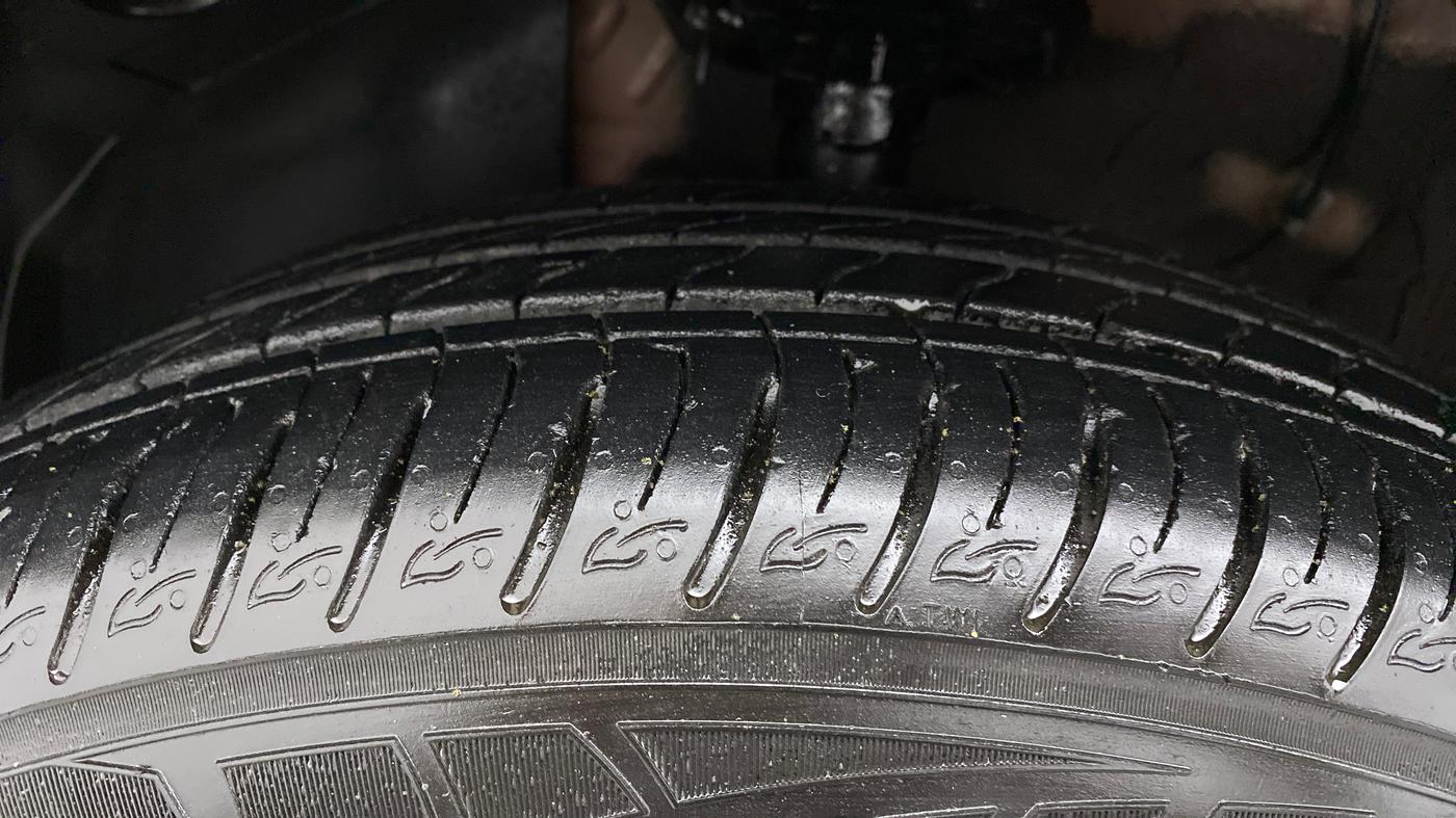 2022 KIA SONET GTX PLUS 1.5 AT, Diesel, Automatic, 7,366 km, Left Front Tyre Tread