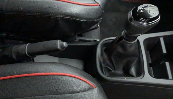 2022 Renault Kwid RXT 1.0, Petrol, Manual, 6,731 km, Gear Lever