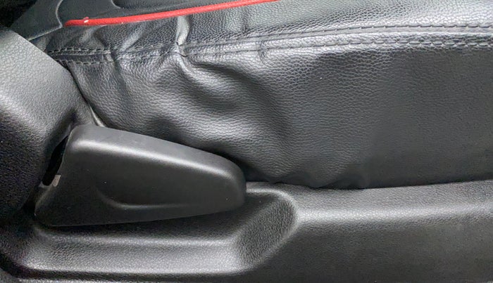 2022 Renault Kwid RXT 1.0, Petrol, Manual, 6,731 km, Driver Side Adjustment Panel