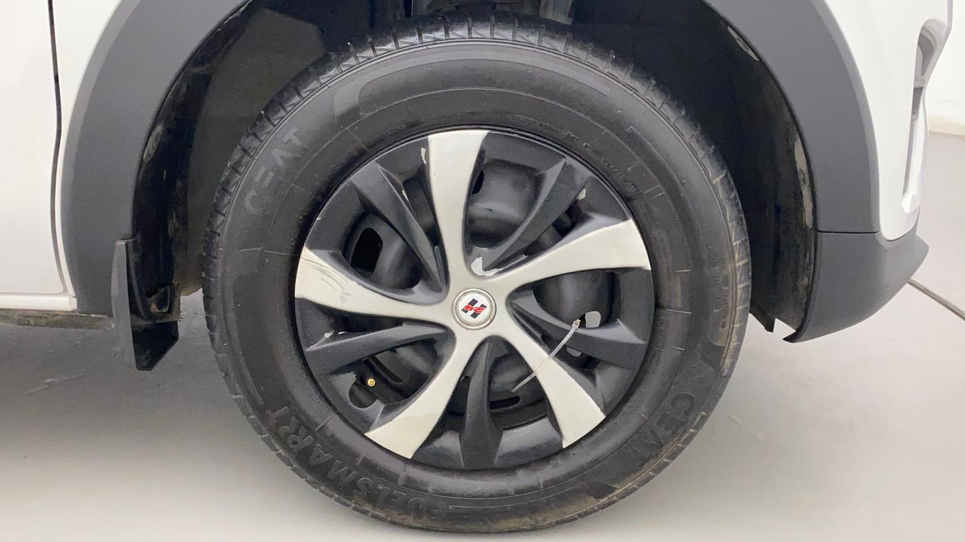 2020 Renault TRIBER RXE MT, Petrol, Manual, 14,600 km, Right Front Wheel