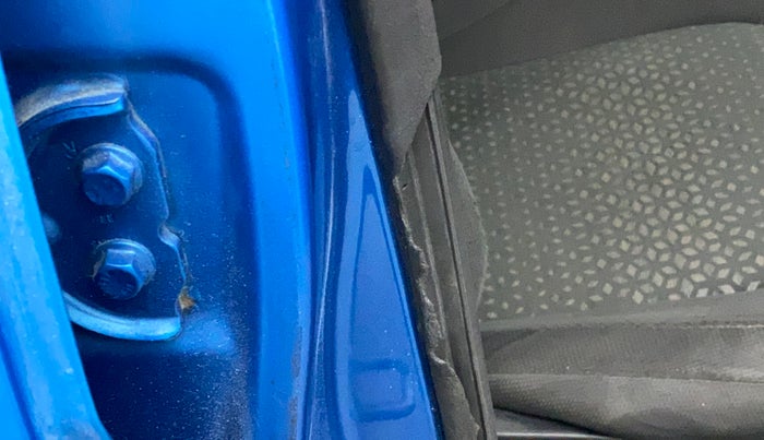 2018 Tata NEXON XZ PLUS DIESEL DUAL TONE, Diesel, Manual, 86,829 km, Driver-side door - Beading has minor damage