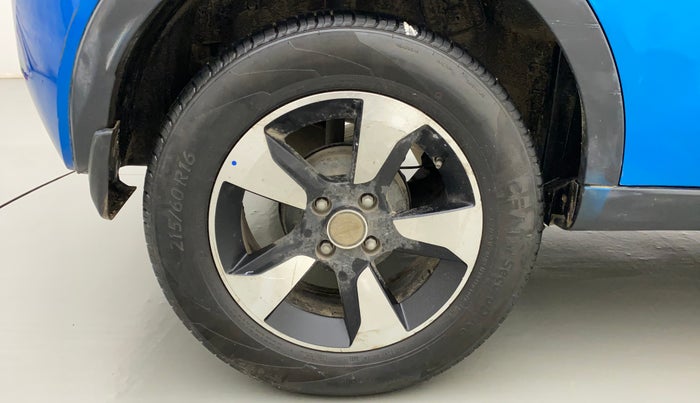 2018 Tata NEXON XZ PLUS DIESEL DUAL TONE, Diesel, Manual, 86,829 km, Right Rear Wheel