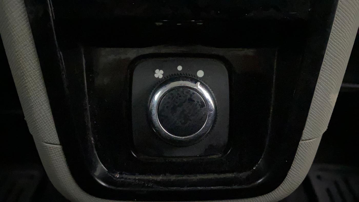 2018 Tata NEXON XZ PLUS DIESEL DUAL TONE, Diesel, Manual, 86,829 km, Rear AC Temperature Control