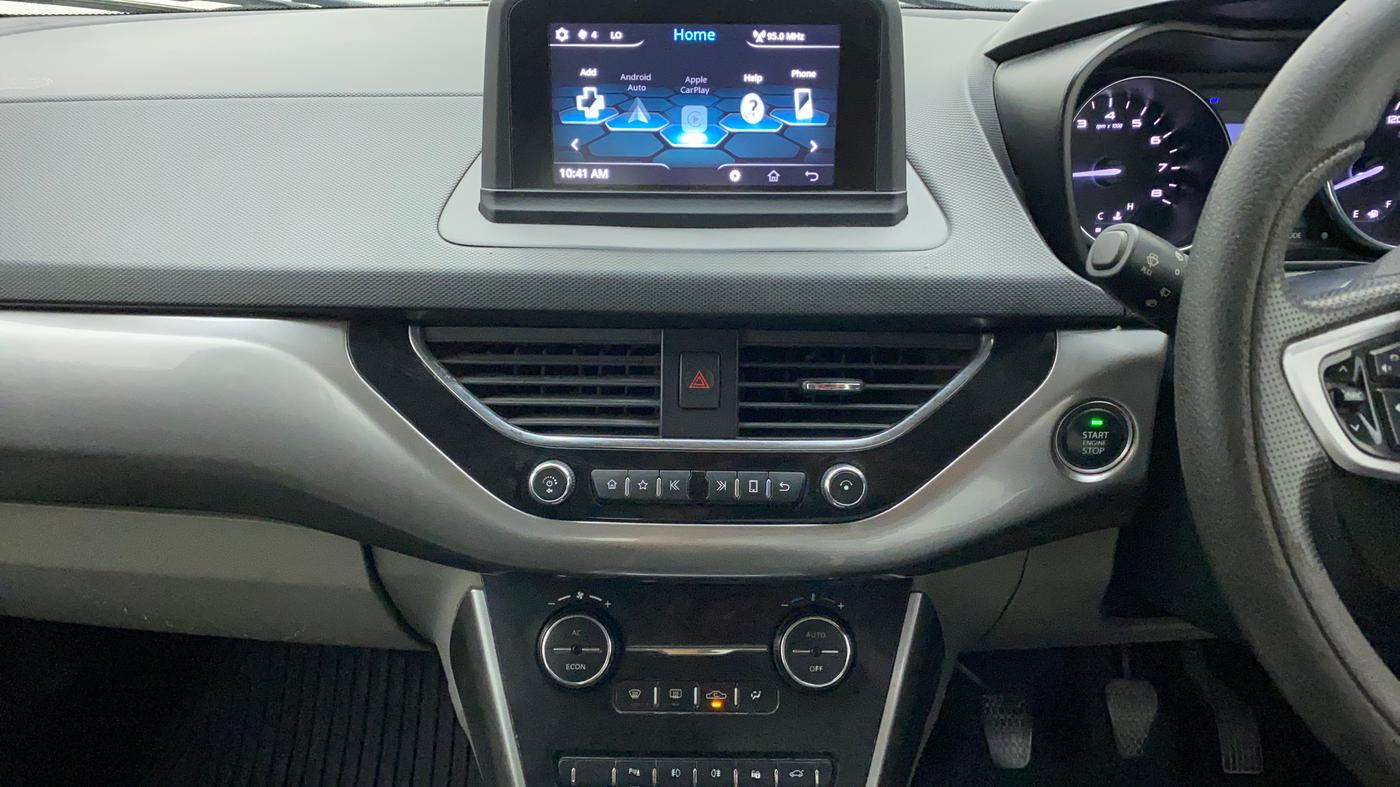 2018 Tata NEXON XZ PLUS DIESEL DUAL TONE, Diesel, Manual, 86,829 km, Air Conditioner