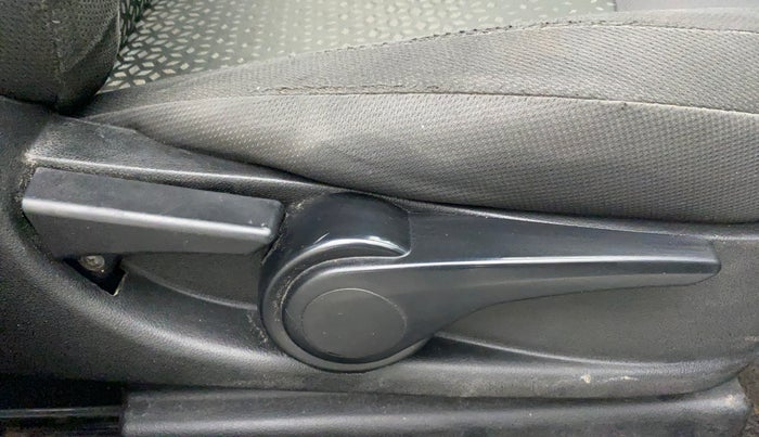 2018 Tata NEXON XZ PLUS DIESEL DUAL TONE, Diesel, Manual, 86,829 km, Driver Side Adjustment Panel