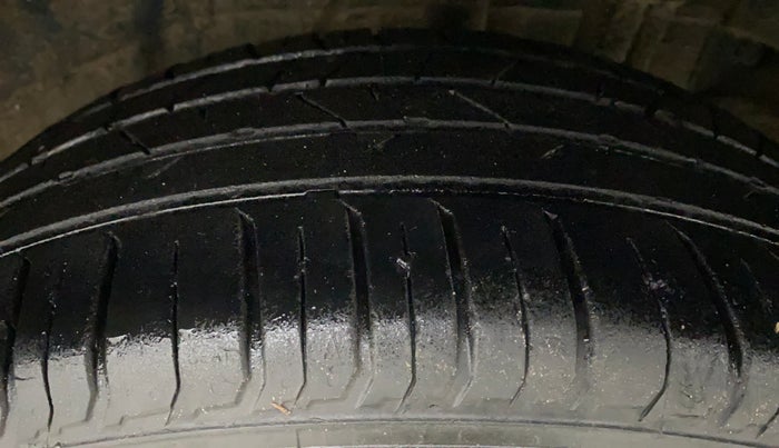 2018 Tata NEXON XZ PLUS DIESEL DUAL TONE, Diesel, Manual, 86,829 km, Left Rear Tyre Tread