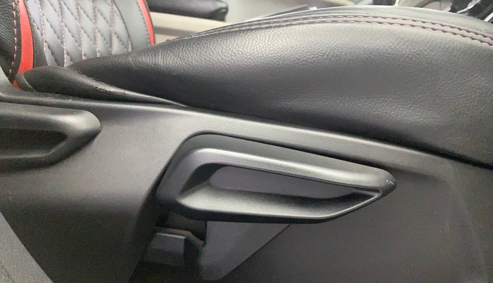 2021 Tata NEXON XZ PLUS DIESEL SUNROOF, Diesel, Manual, 64,578 km, Driver Side Adjustment Panel