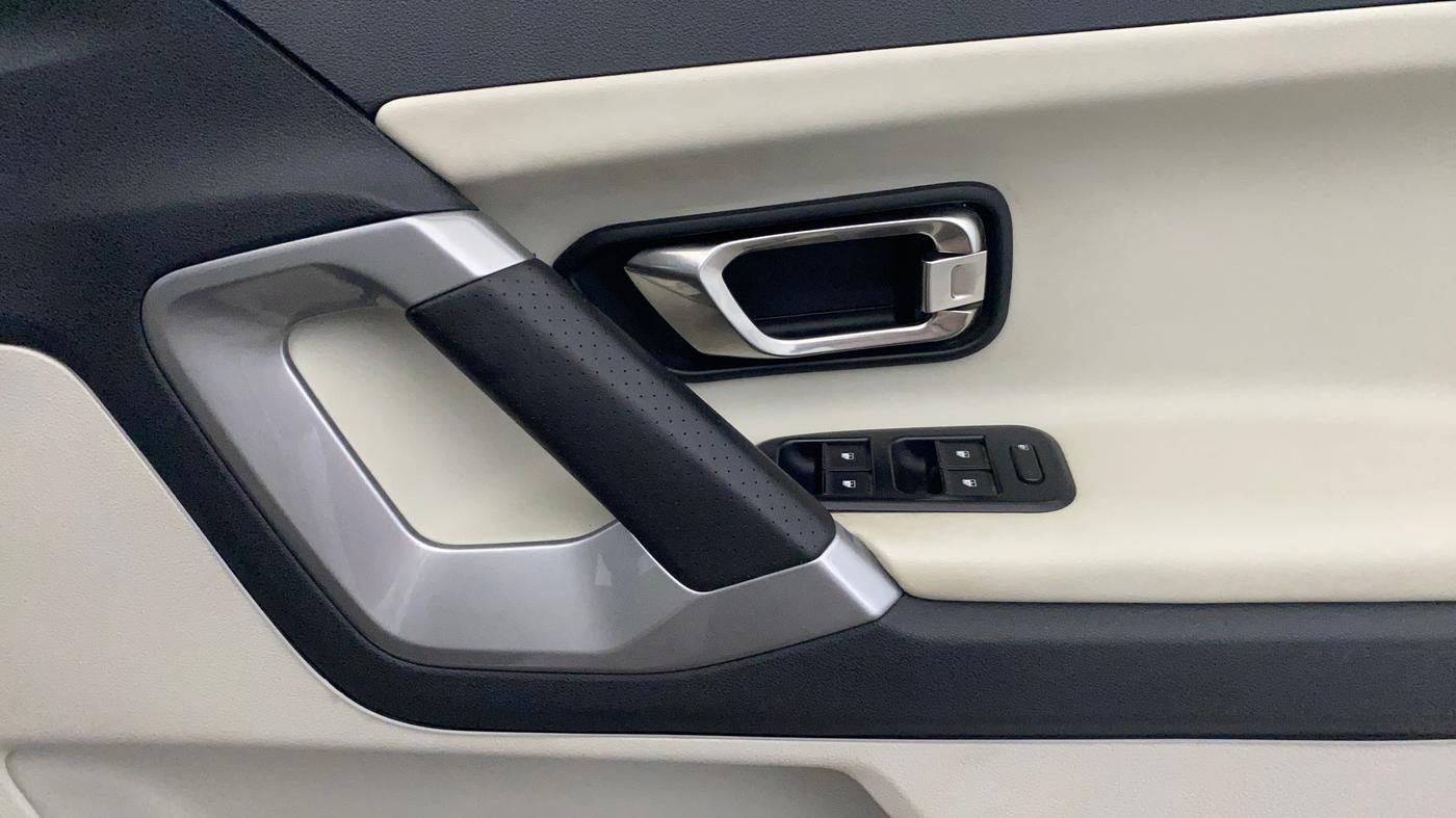 2021 Tata Safari XZ PLUS, Diesel, Manual, 68,881 km, Driver Side Door Panels Control