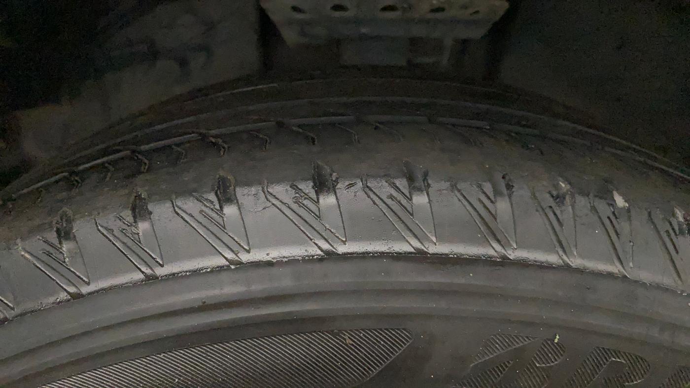 2021 Tata Safari XZ PLUS, Diesel, Manual, 68,881 km, Left Front Tyre Tread