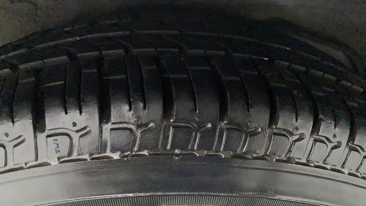 2014 Hyundai i10 ERA 1.1, Petrol, Manual, 22,441 km, Left Front Tyre Tread