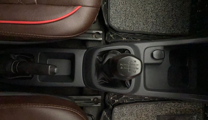 2016 Renault Kwid RXT 0.8 (O), Petrol, Manual, 94,705 km, Gear Lever