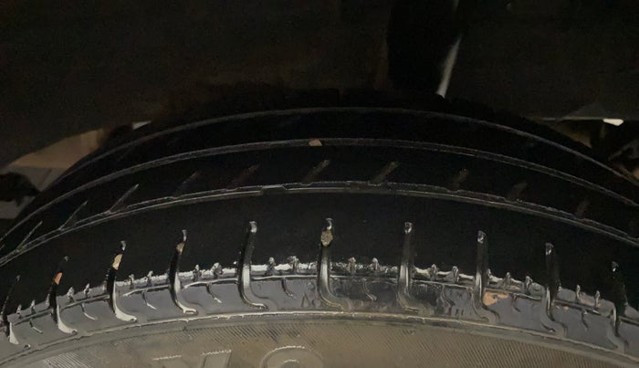 2016 Renault Kwid RXT 0.8 (O), Petrol, Manual, 94,705 km, Left Rear Tyre Tread