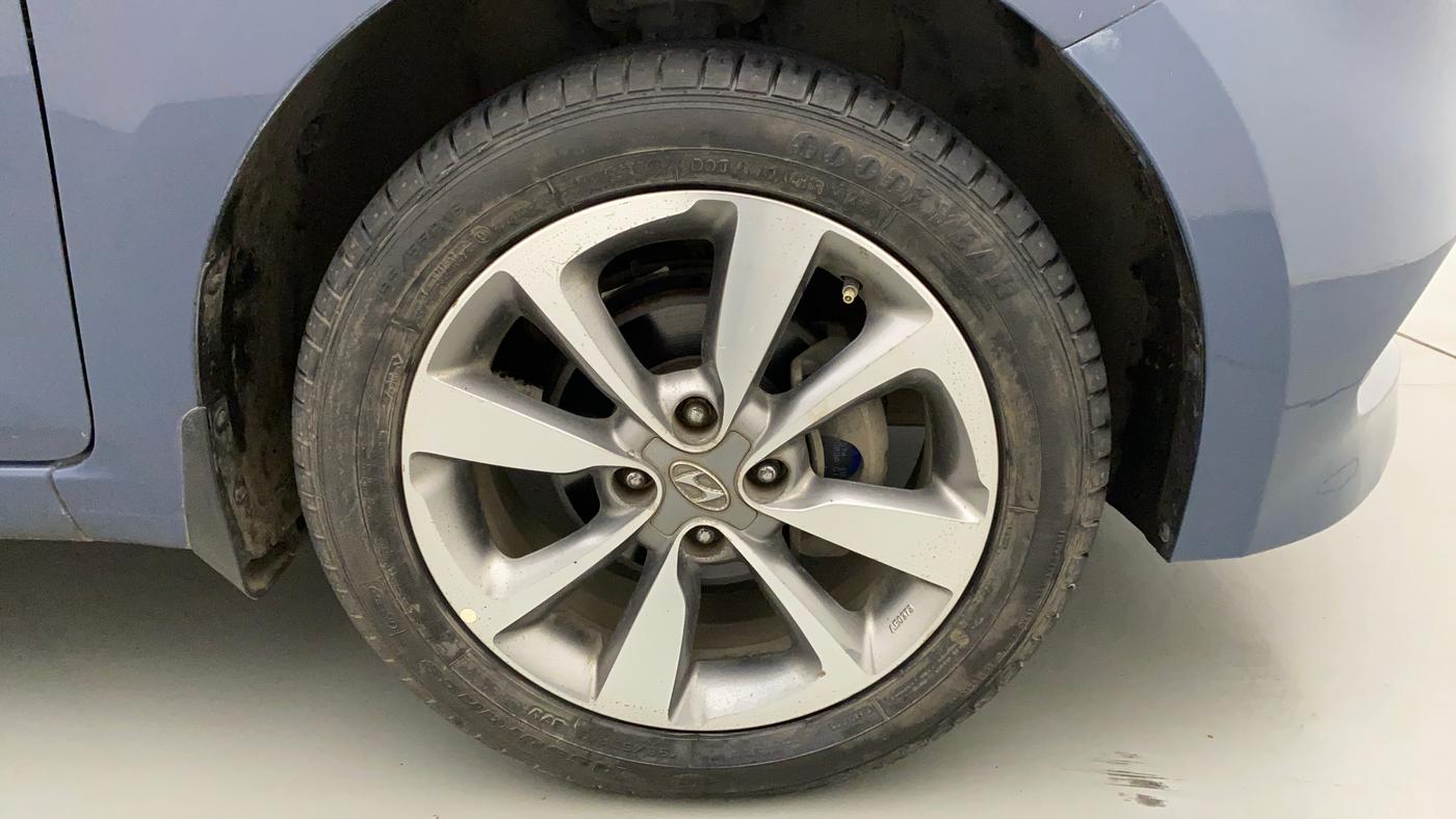 2015 Hyundai Elite i20 SPORTZ 1.2 (O), Petrol, Manual, 65,135 km, Right Front Wheel
