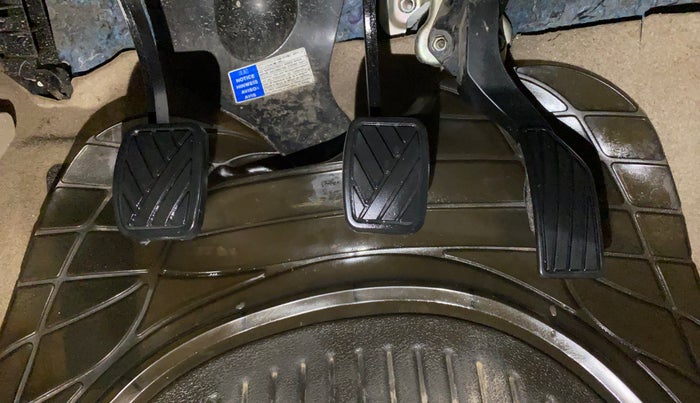 2020 Maruti Ciaz DELTA 1.5 SHVS MT PETROL, Petrol, Manual, 58,644 km, Pedals