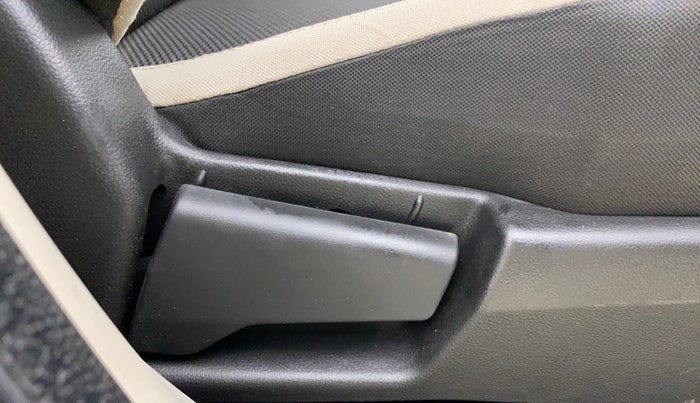 2023 Renault TRIBER RXT, Petrol, Manual, 28,302 km, Driver Side Adjustment Panel