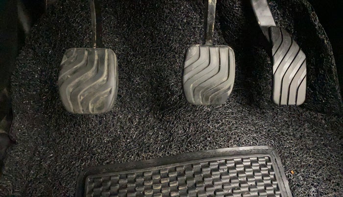 2023 Renault TRIBER RXT, Petrol, Manual, 28,302 km, Pedals