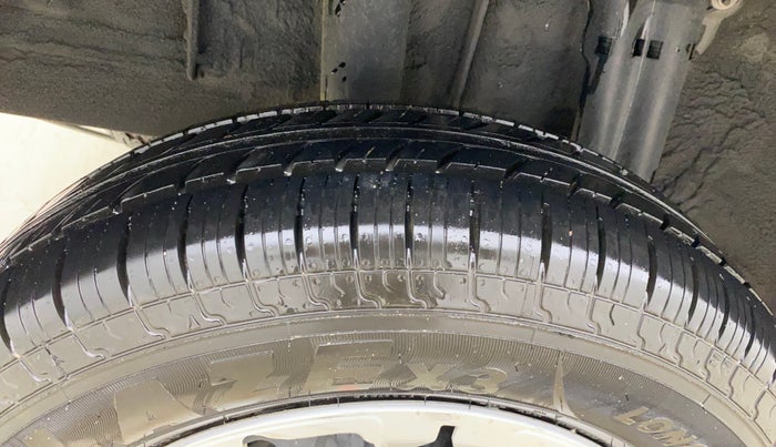 2023 Renault TRIBER RXT, Petrol, Manual, 28,302 km, Right Rear Tyre Tread