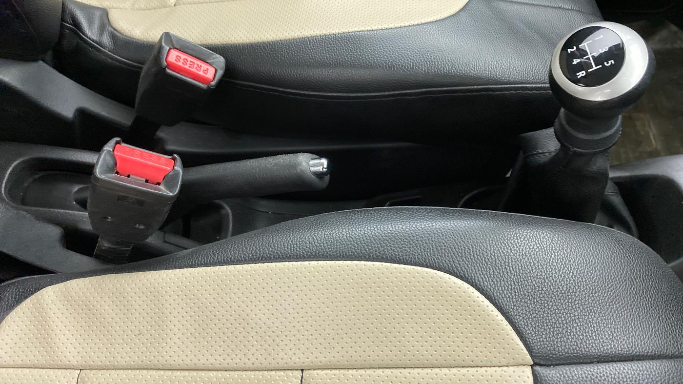 2015 Maruti Wagon R 1.0 VXI, Petrol, Manual, 36,536 km, Gear Lever