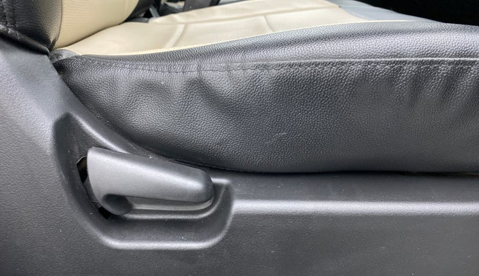 2015 Maruti Wagon R 1.0 VXI, Petrol, Manual, 36,536 km, Driver Side Adjustment Panel