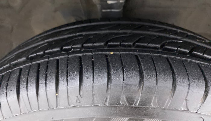 2015 Maruti Wagon R 1.0 VXI, Petrol, Manual, 36,536 km, Right Front Tyre Tread