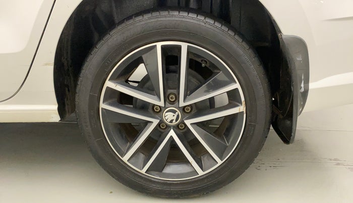 2018 Skoda Rapid STYLE 1.6 MPI AT, Petrol, Automatic, 22,085 km, Left Rear Wheel