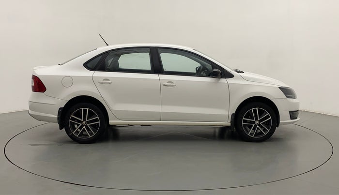 2018 Skoda Rapid STYLE 1.6 MPI AT, Petrol, Automatic, 22,085 km, Right Side