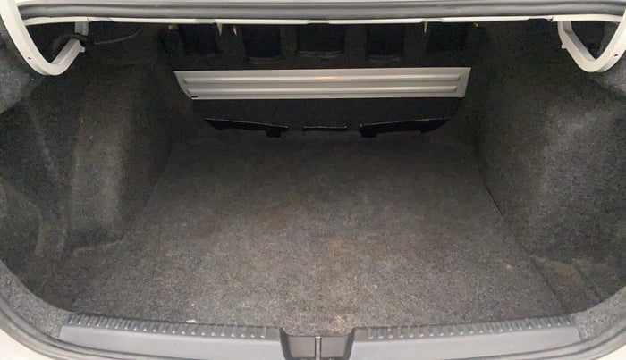 2018 Skoda Rapid STYLE 1.6 MPI AT, Petrol, Automatic, 22,085 km, Boot Inside