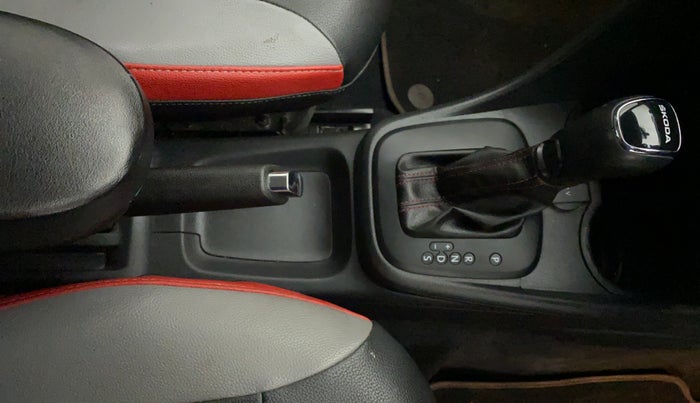 2018 Skoda Rapid STYLE 1.6 MPI AT, Petrol, Automatic, 22,085 km, Gear Lever