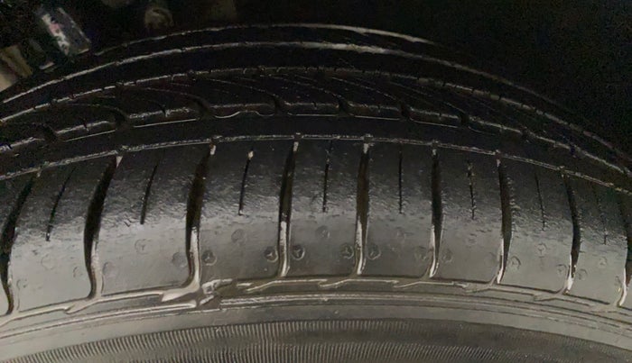 2018 Skoda Rapid STYLE 1.6 MPI AT, Petrol, Automatic, 22,085 km, Left Rear Tyre Tread