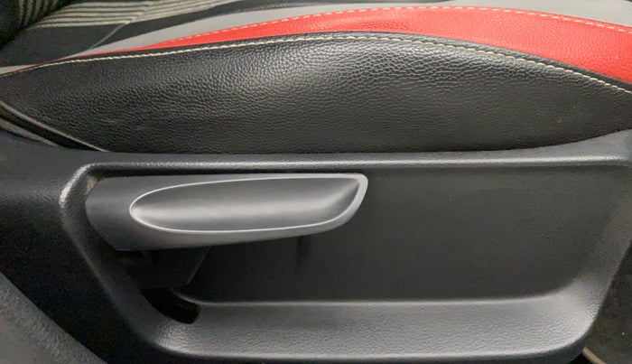 2018 Skoda Rapid STYLE 1.6 MPI AT, Petrol, Automatic, 22,085 km, Driver Side Adjustment Panel