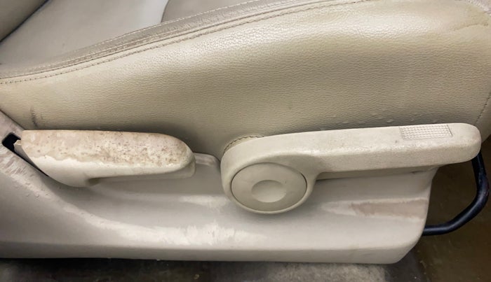 2015 Maruti Ciaz ZXI+, Petrol, Manual, 58,073 km, Driver Side Adjustment Panel