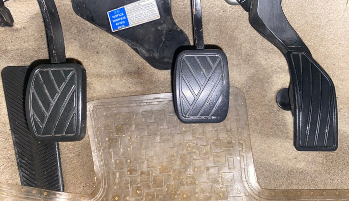 2015 Maruti Ciaz ZXI+, Petrol, Manual, 58,073 km, Pedals