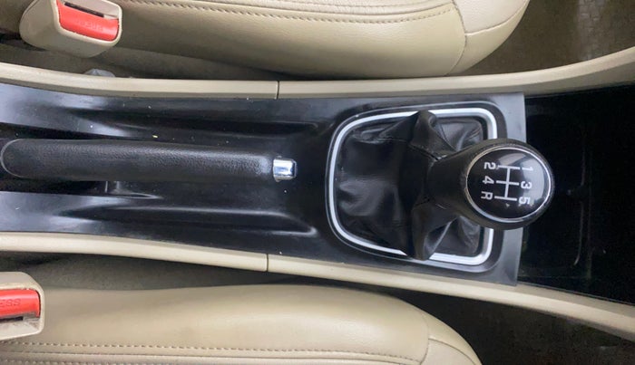 2015 Maruti Ciaz ZXI+, Petrol, Manual, 58,073 km, Gear Lever