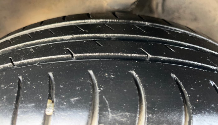2015 Maruti Alto K10 VXI, Petrol, Manual, 72,904 km, Left Front Tyre Tread
