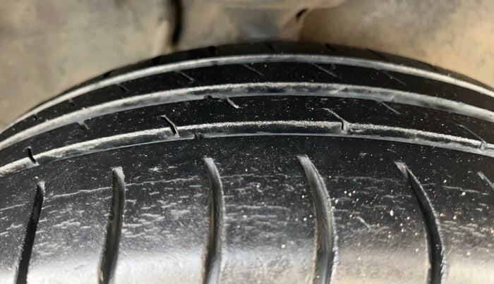 2015 Maruti Alto K10 VXI, Petrol, Manual, 72,904 km, Right Front Tyre Tread