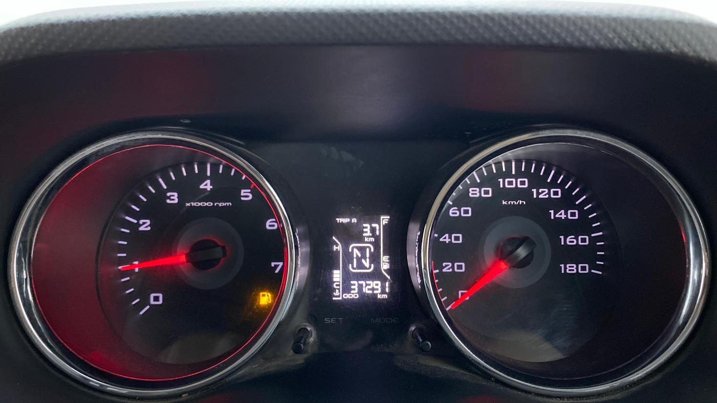 2019 Mahindra TUV300 T10, Diesel, Manual, 37,290 km, Odometer Image