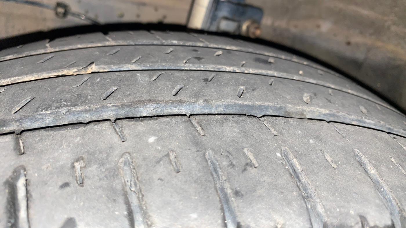 2016 Maruti Ertiga VDI SHVS, Diesel, Manual, 91,250 km, Left Front Tyre Tread