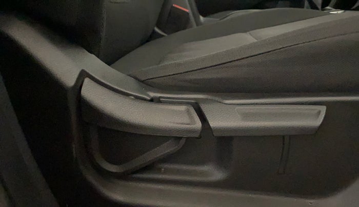 2021 KIA SELTOS HTE 1.5 DIESEL, Diesel, Manual, 31,442 km, Driver Side Adjustment Panel