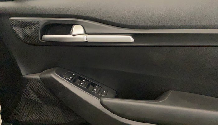 2021 KIA SELTOS HTE 1.5 DIESEL, Diesel, Manual, 31,442 km, Driver Side Door Panels Control