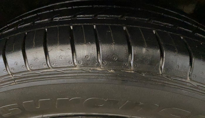 2021 KIA SELTOS HTE 1.5 DIESEL, Diesel, Manual, 31,442 km, Right Front Tyre Tread