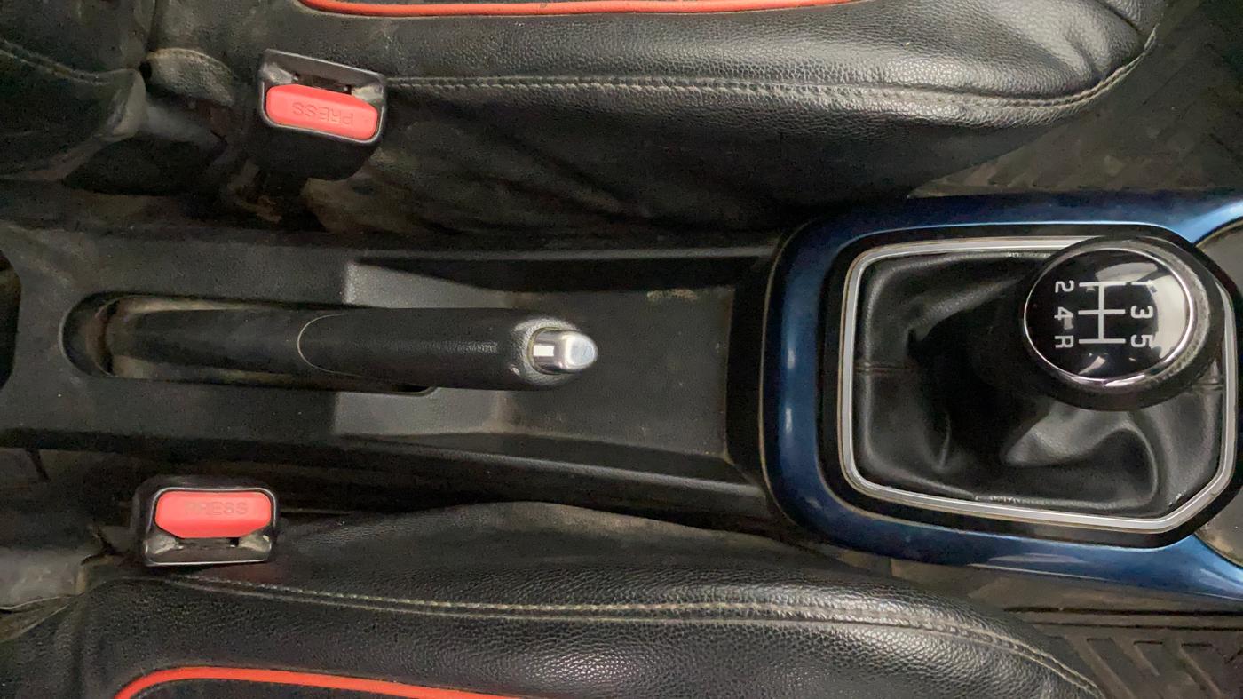 2019 Maruti IGNIS ALPHA 1.2, Petrol, Manual, 64,814 km, Gear Lever